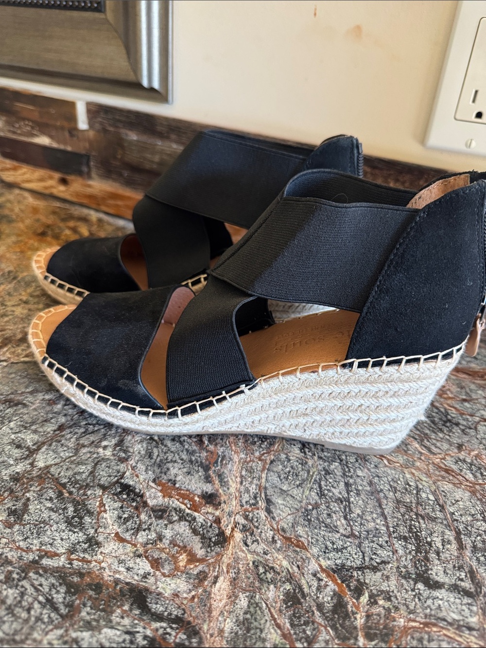 gentle souls Black Espadrille Wedge Sandals w/Elastic Cross Straps